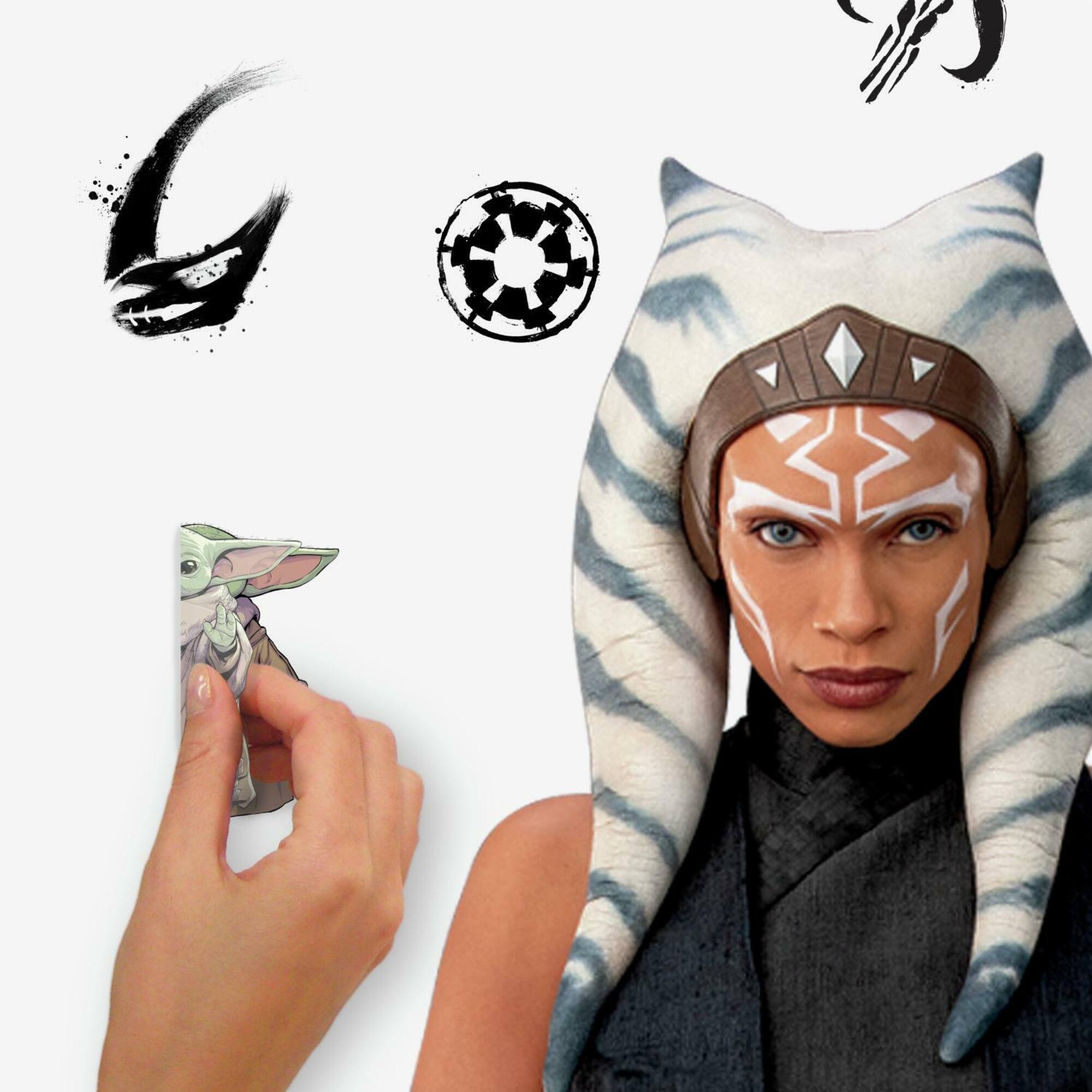 RoomMates Star Wars The Mandalorian Ahsoka Peel & Stick Giant Wall Decal